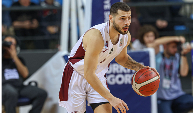 "TRABZONSPOR 74–81 ANADOLU EFES"