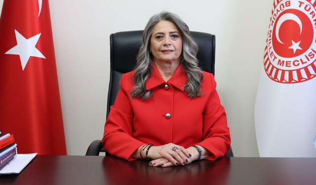 "CHP TRABZON MİLLETVEKİLİ SİBEL SUİÇMEZ’DEN CUMHURİYETİN 102. YILI MESAJI"