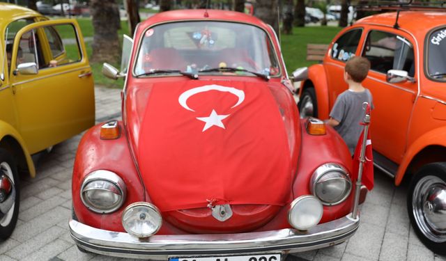 "AKÇAABAT’TA KLASİK OTOMOBİL ŞÖLENİ GERÇEKLEŞTİ"