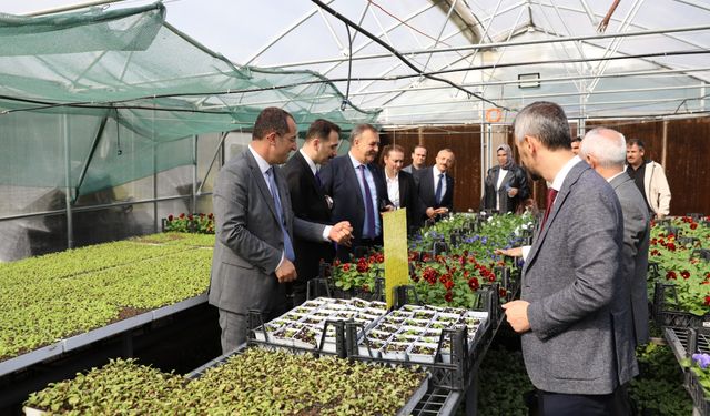 "AKÇAABAT’TA TARIMSAL ÜRETİME BELEDİYE DESTEĞİ DEVAM EDİYOR"