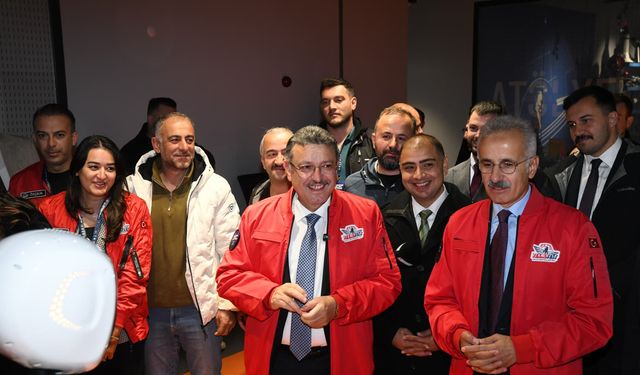 "BAKAN URALOĞLU VE BAŞKAN GENÇ’TEN BİLİM FESTİVALİ’NE ZİYARET"