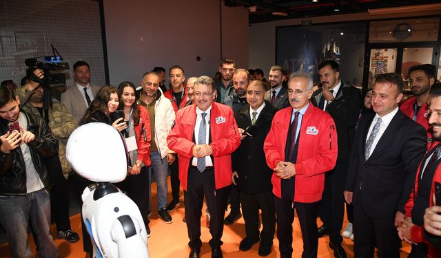 "57 KURUM VE 200 BİN ZİYARETÇİ BİLİMLE BULUŞTU"