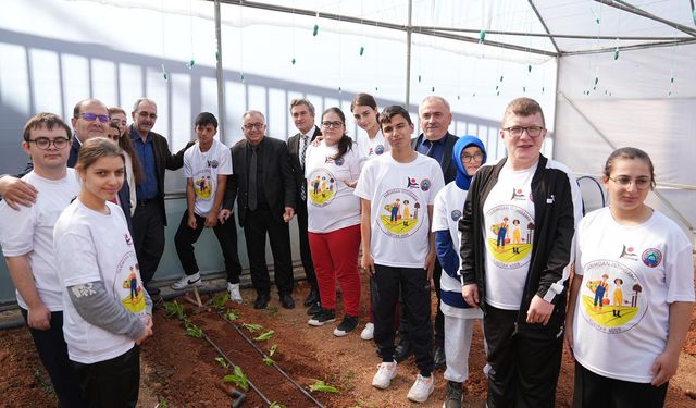 "EN MUTLU KÖY, TARIMSAL EĞİTİMİN MERKEZİ OLUYOR"