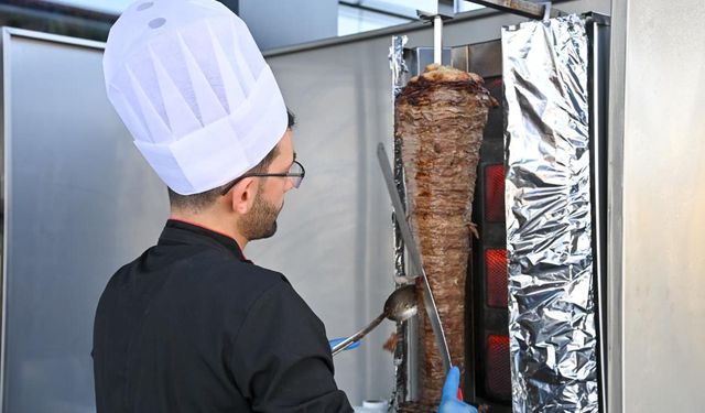 "BÜYÜKŞEHİR’İN ESNAF LOKANTASI’NA YOĞUN İLGİ"