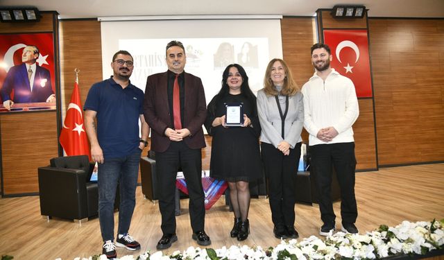 "GAZETECİ-YAZAR YAVUZ OĞHAN, ‘MİLLETE EMANET’ KİTABINI ANLATTI"