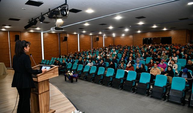 "BELEDİYE PERSONELİNE İŞ SAĞLIĞI VE GÜVENLİĞİ EĞİTİMİ VERİLDİ"