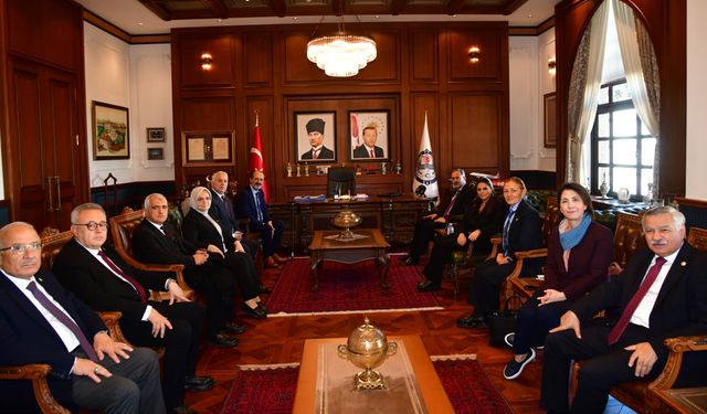 “VALİ YILDIRIM, TBMM ENGELLİ BİREYLERİN SORUNLARINI ARAŞTIRMA KOMİSYONU ÜYELERİYLE GÖRÜŞTÜ”