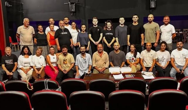 "TRABZON DT’NİN OYUNU “İSTANBUL’UN SON BEYZADELERİ” PRÖMİYER YAPIYOR"