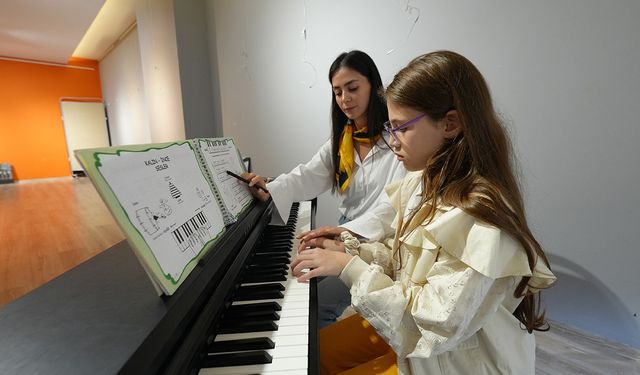 "AKÇAABAT BELEDİYESİ SANAT AKADEMİSİ’NDE SANAT DOLU GÜNLER"