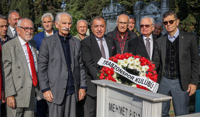 "KURUCU BAŞKANLARIMIZDAN RIFAT DEDEOĞLU KABRİ BAŞINDA ANILDI"