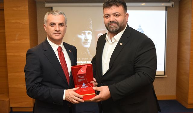 "RUHUN GEMİSİ’NDE CUMHURİYET COŞKUSU"