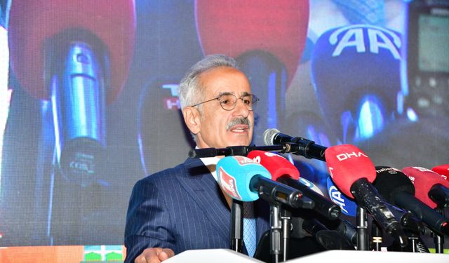 "ULUSLARARASI ULAŞIM KONFERANSI BAKAN URALOĞLU VE VALİ YILDIRIM'IN KATILIMIYLA GERÇEKLEŞTİ"