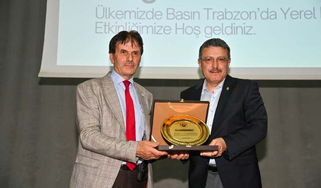 "BAŞKAN GENÇ GAZETECİLİK DEMOKRASİNİN DÖRDÜNCÜ GÜCÜDÜR”