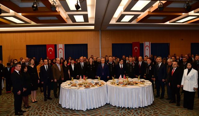 "VALİ AZİZ YILDIRIM’DAN KKTC’NİN 42. KURULUŞ YILDÖNÜMÜNDE BİRLİK VE KARDEŞLİK MESAJI"