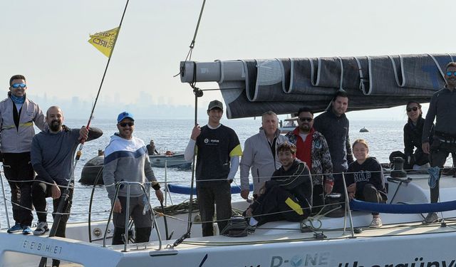 "İSTANBUL BOĞAZI’NDA CUMHURİYET COŞKUSU YELKENLERLE TAÇLANDI"