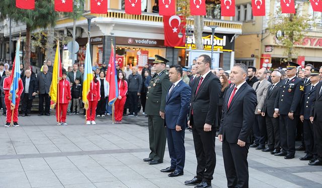 "GAZİ MUSTAFA KEMAL ATATÜRK, AKÇAABAT’TA SAYGI VE ÖZLEMLE ANILDI"