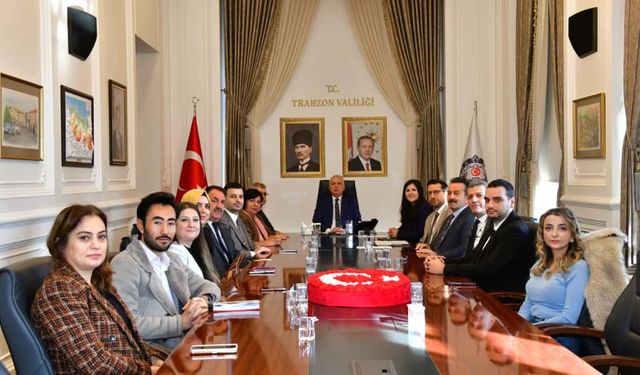 "VALİ AZİZ YILDIRIM, UNDP SİVİL KATILIM PROJESİ TEMSİLCİLERİNİ MAKAMINDA KABUL ETTİ"