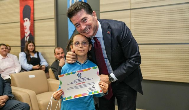 "ÇOCUKLAR ADALETİ ÇİZDİ, BAŞKAN KAYA, ÖDÜLLERİNİ VERDİ"