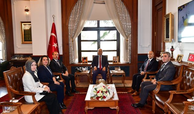 "VALİ YILDIRIM’DAN ÖĞRETMENLER GÜNÜ’NDE ANLAMLI KABUL"