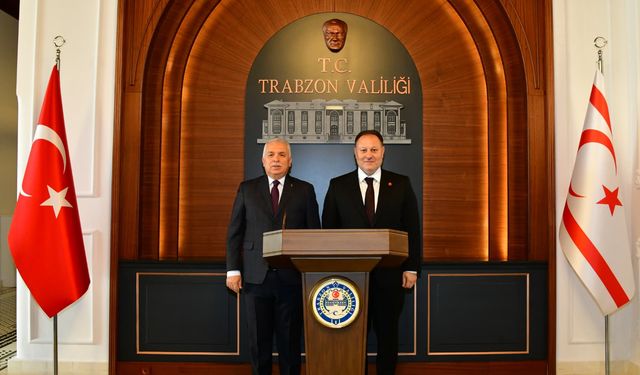 "VALİ AZİZ YILDIRIM, KKTC MECLİS BAŞKANI ZİYA ÖZTÜRKLER VE BERABERİNDEKİ HEYETLE BİR ARAYA GELDİ"