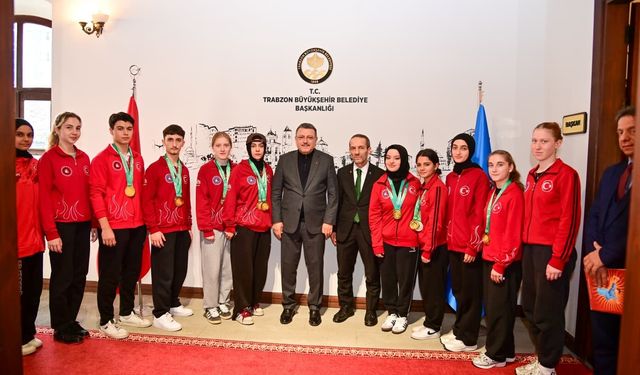 "BAŞKAN GENÇ, ŞAMPİYONLARI AĞIRLADI"