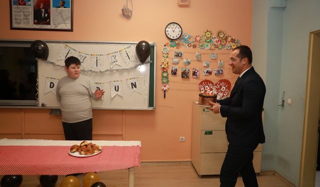 "BAŞKAN OSMAN NURİ EKİM OKUL ZİYARETLERİNE DEVAM EDİYOR"