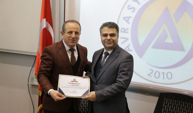 "DİJİTAL ÇAĞDA GAZETECİLİK SÖYLEŞİSİ DÜZENLENDİ"