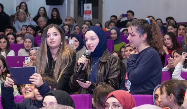 "FESTİVAL, ÜNLÜ İSİMLERİ HAYRANLARIYLA BULUŞTURDU"