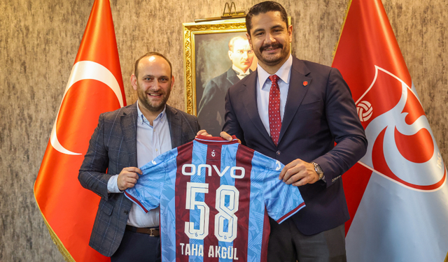 "TÜRKİYE GÜREŞ FEDERASYONU BAŞKANI TAHA AKGÜL’DEN KULÜBE ZİYARET"