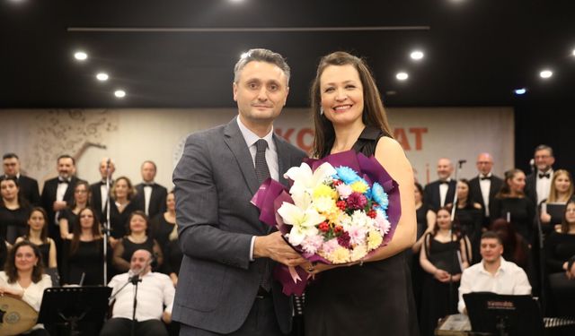 "AKÇAABAT BELEDİYESİ KÜLTÜR VE SANATI İLÇEDE DOLU DOLU YAŞATIYOR"