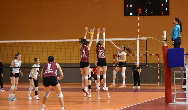 "BORDO MAVİLİ SULTANLAR PLAY-OFF’DA"