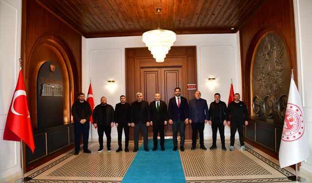 "TÜRKİYE GÜREŞ FEDERASYONU BAŞKANI TAHA AKGÜL’DEN VALİ TAHİR ŞAHİN’E ZİYARET"
