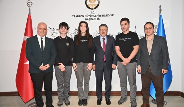 "LİSELİLERİN PROJESİNE BAŞKAN GENÇ’TEN ÖVGÜ"