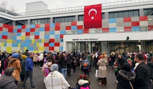 “7 YILLIK BEKLEYİŞ SONA ERDİ: MAHALLE İLKOKULU AÇILDI”