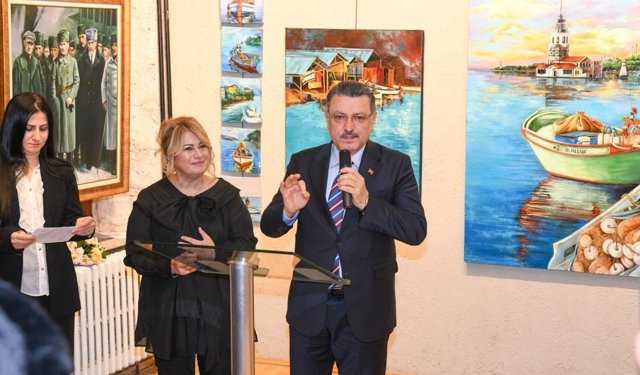 "BAŞKAN GENÇ: SANAT SİYASETİN ÜZERİNDEDİR"