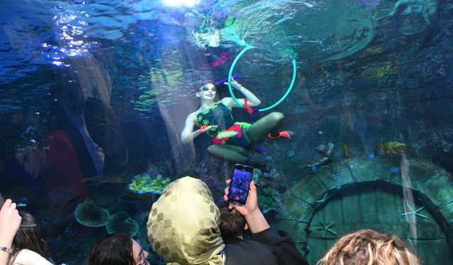 "TÜNEL AKVARYUM’DA SU BALESİ GÖSTERİSİ, 14 ŞUBAT SEVGİLİLER GÜNÜ’NE HEYECAN KATTI"