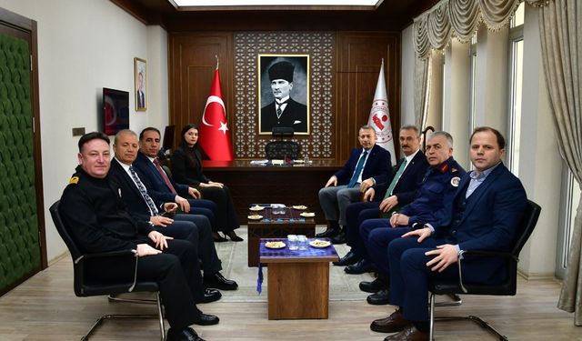 "VALİ ŞAHİN, ŞALPAZARI KAYMAKAMLIĞI’NI ZİYARET ETTİ"