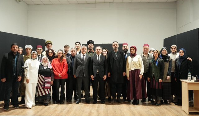 "BÜYÜKŞEHİR TİYATROSU İLÇELERDE BÜYÜK İLGİ GÖRDÜ"