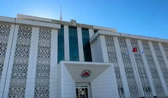 "DÖŞEMEALTI BELEDİYESİ’NDE İHALE SORUŞTURMASI: 22 KİŞİYE GÖZALTI"