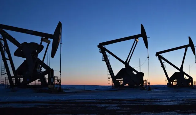 "PETROL FİYATLARINDA DÜŞÜŞ: BRENT 96 DOLAR SEVİYESİNE GERİLEDİ"