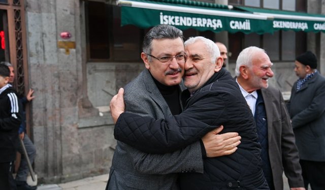 "BAŞKAN GENÇ, TULAŞ PERSONELİYLE BAYRAMLAŞTI"