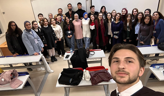 OKURGEZERLER KİTAP TAHLİL ATÖLYESİ’NDE “KÜRK MANTOLU MADONNA” BULUŞMASI