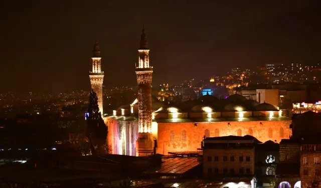 "KADİR GECESİ PAZARTESİ GÜNÜ İDRAK EDİLECEK"