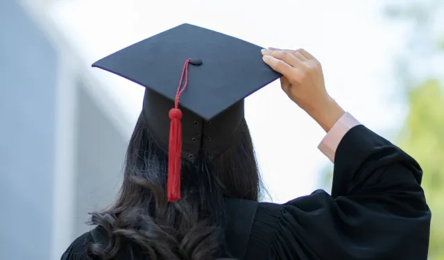 "ÜNİVERSİTE ÖĞRENCİLERE AF DÜZENLEMESİ GELİYOR"