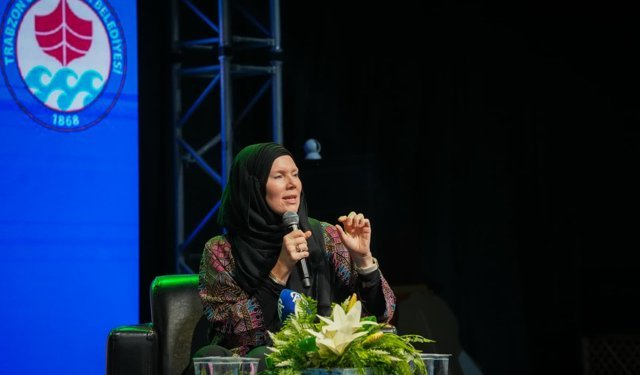 "KANADALI YAZAR JENNY MOLENDYK, NASIL DİN DEĞİŞTİRDİĞİNİ ANLATTI"