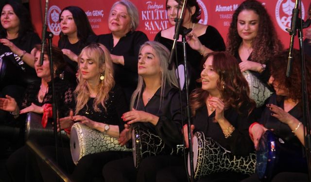 "TRABZON’UN İLK RİTİM GRUBU AYAKTA ALKIŞLANDI"