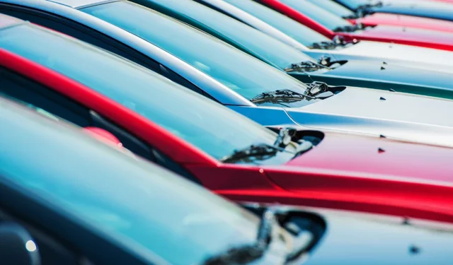 “YILIN İLK ÇEYREĞİNDE 215 BİN ARAÇ İHRAÇ EDİLDİ”