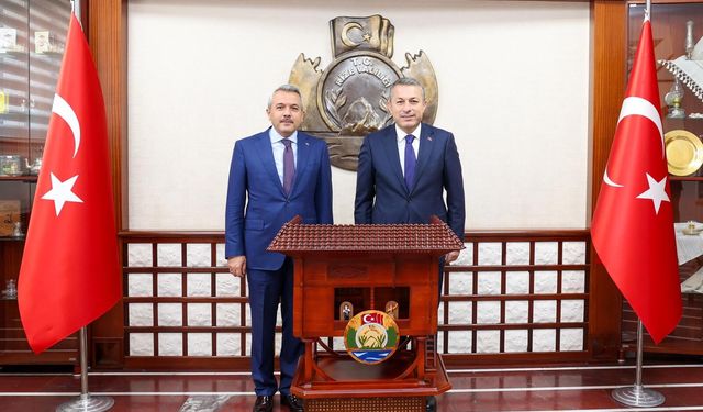 "VALİ TAHİR YILMAZ, RİZE VALİSİ SAYIN İHSAN SELİM BAYDAŞ’A İADE-İ ZİYARETTE BULUNDU"