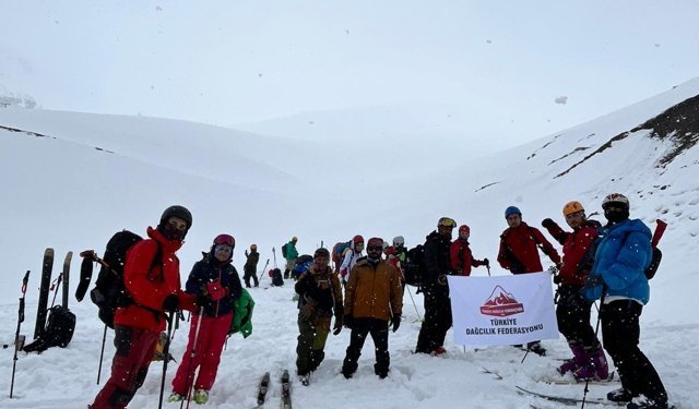 "TRABZON’DA DAĞ KAYAĞI EĞİTİMİ İLK KEZ DÜZENLENDİ"