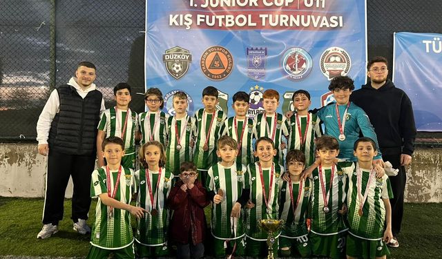 "SÖĞÜTLÜSPOR U11 KIŞ TURNUVASI’NDA ŞAMPİYON OLDU"